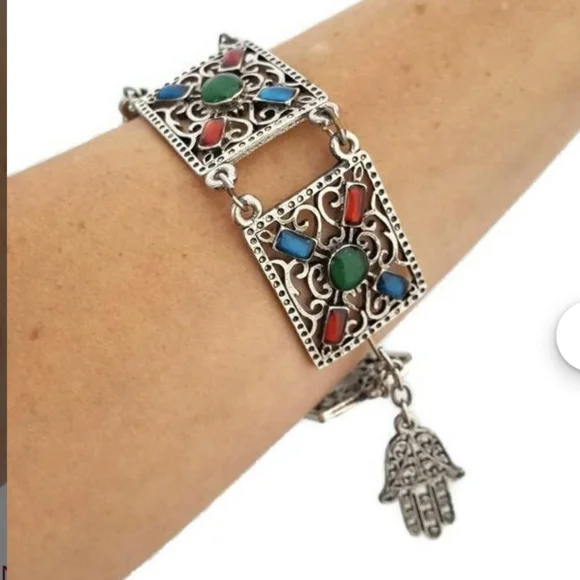 Elegant Silver and Stone Bracelet - Picture 2 of 7